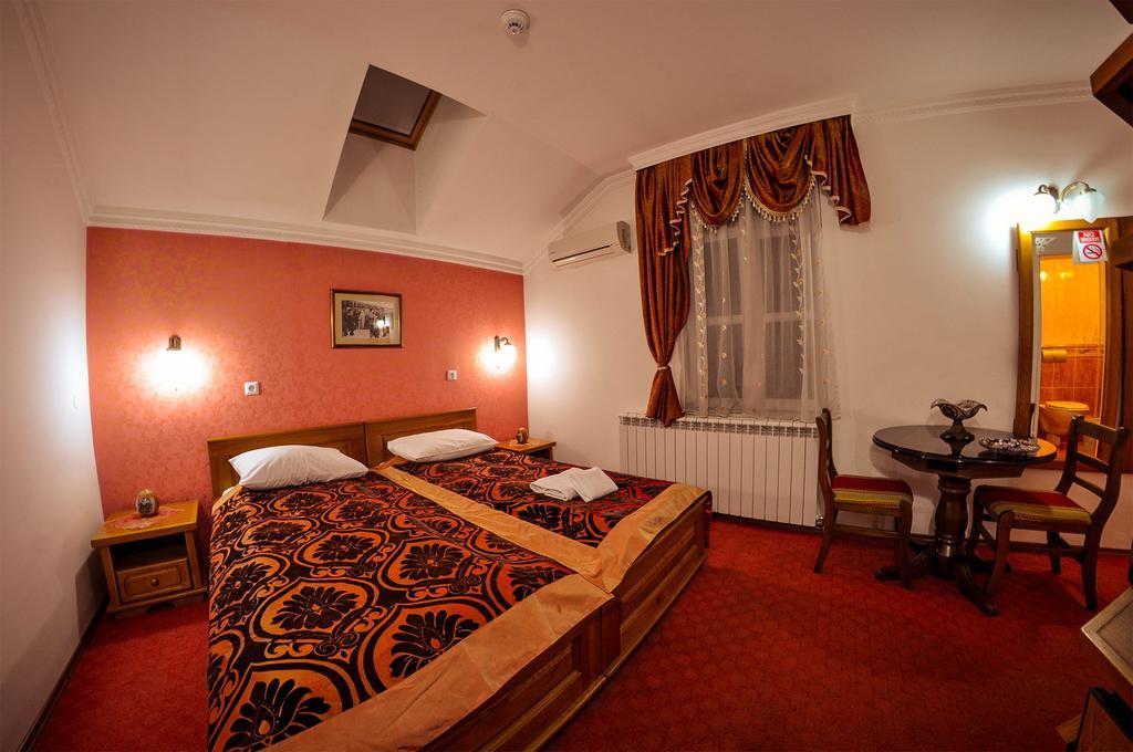 Hotel Latinski Most ซาราเยโว ภายนอก รูปภาพ