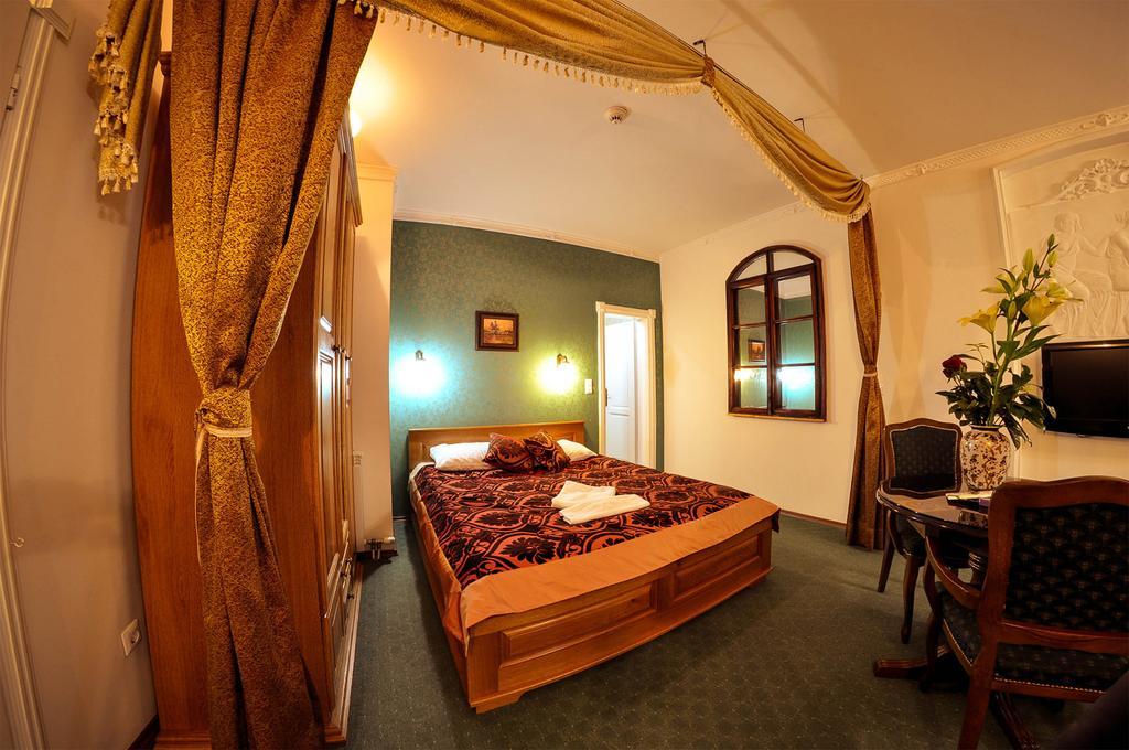 Hotel Latinski Most ซาราเยโว ภายนอก รูปภาพ