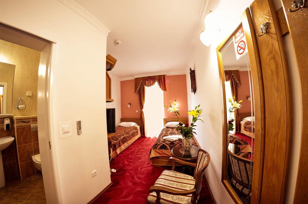 Hotel Latinski Most ซาราเยโว ภายนอก รูปภาพ