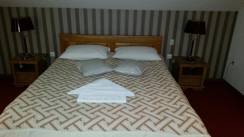 Hotel Latinski Most ซาราเยโว ภายนอก รูปภาพ