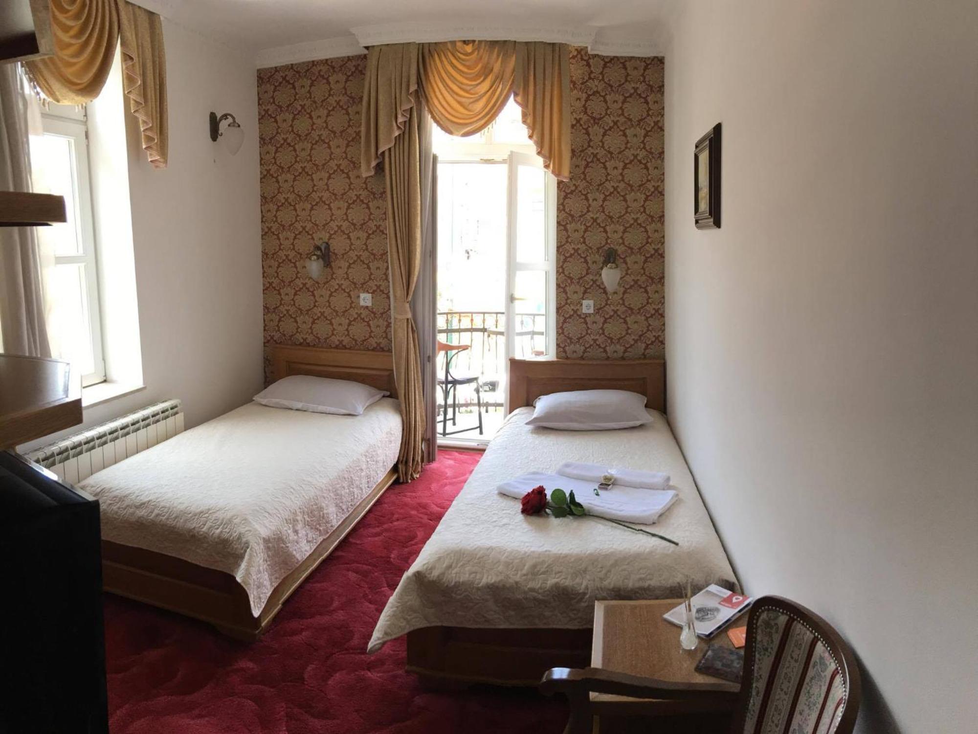 Hotel Latinski Most ซาราเยโว ภายนอก รูปภาพ