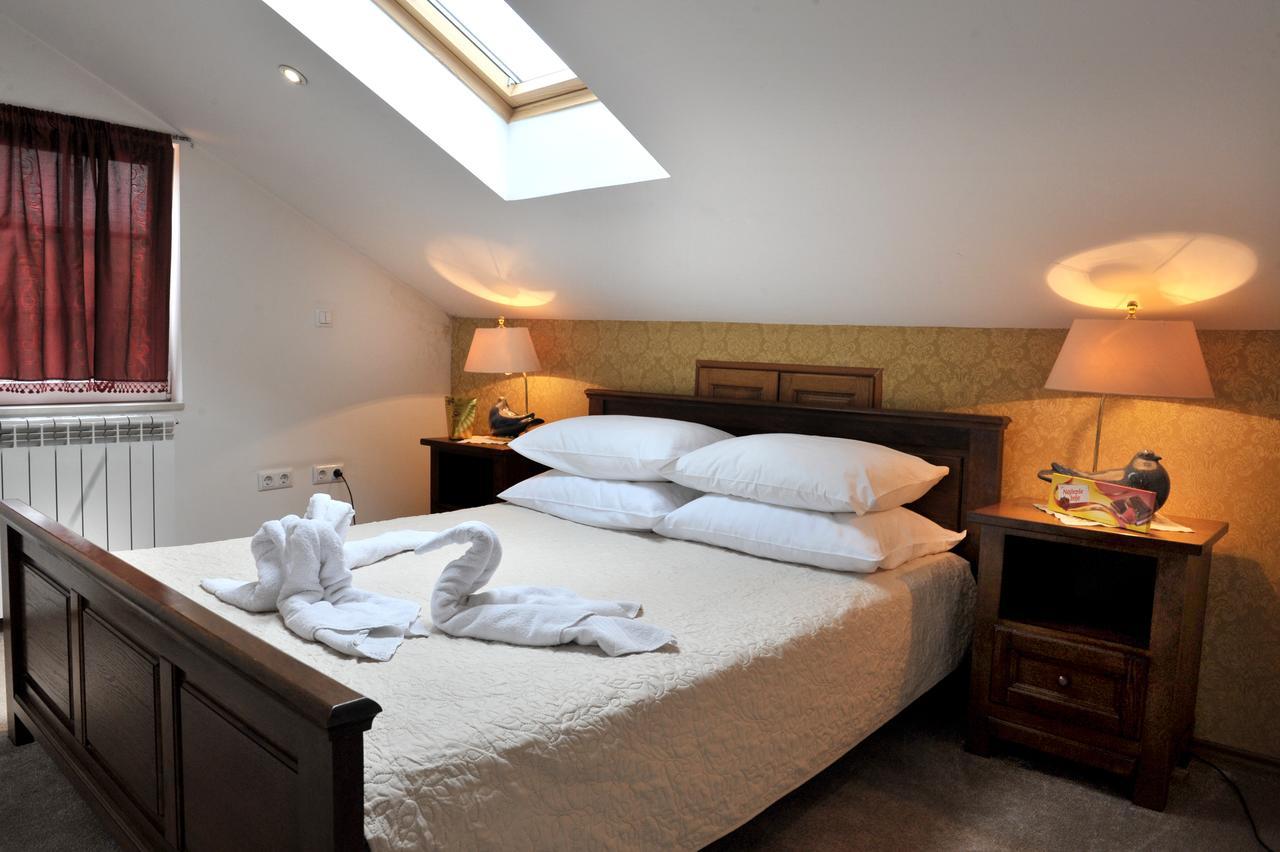Hotel Latinski Most ซาราเยโว ภายนอก รูปภาพ
