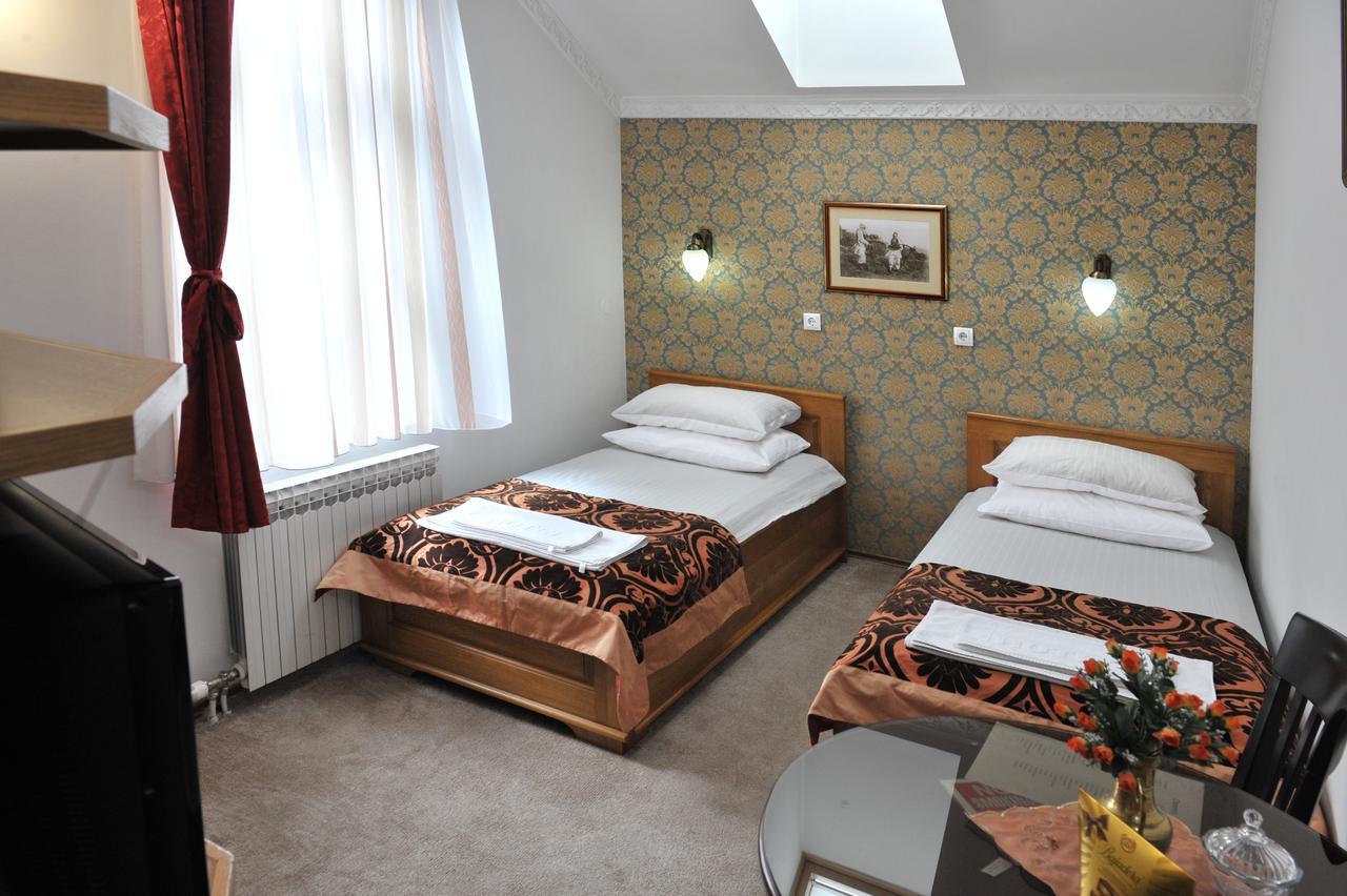 Hotel Latinski Most ซาราเยโว ภายนอก รูปภาพ