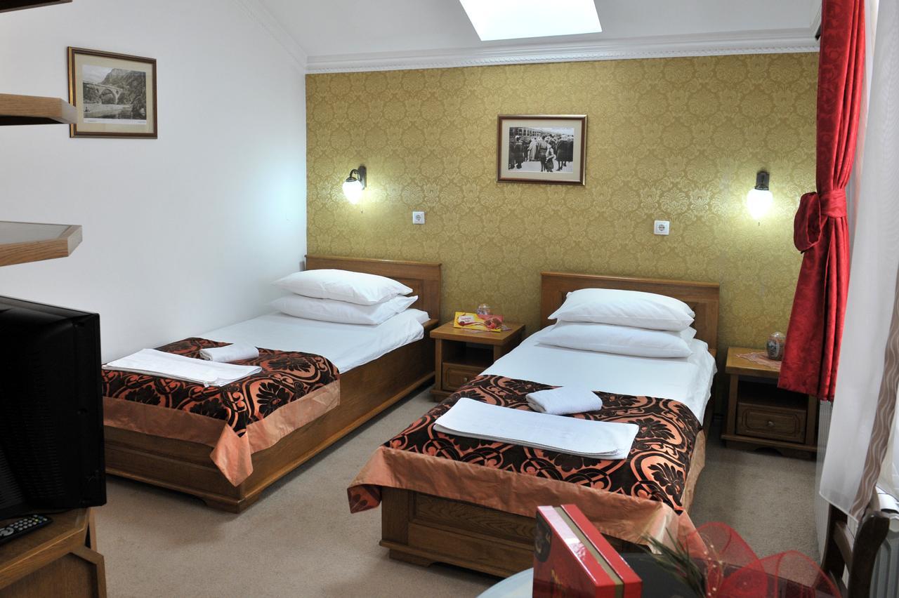 Hotel Latinski Most ซาราเยโว ภายนอก รูปภาพ