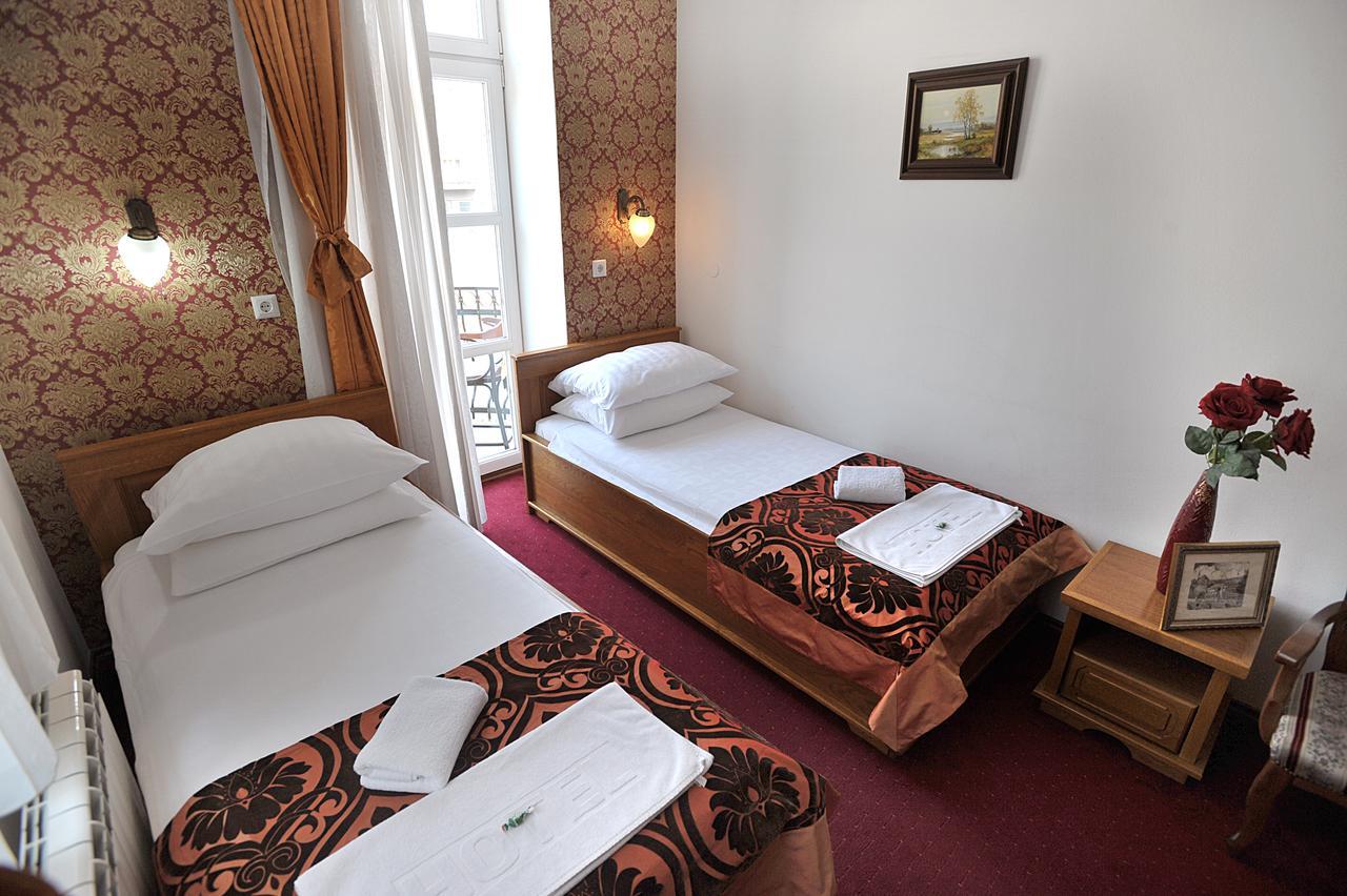 Hotel Latinski Most ซาราเยโว ภายนอก รูปภาพ